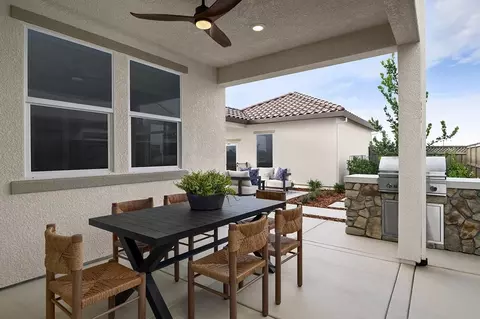 Exterior - 3268 Summit Dr, Tracy, CA 95377 photo 5 of 8