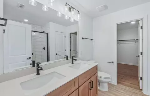 Bath - 932 Cherrystone Loop, Buda, TX 78610 photo 1 of 4
