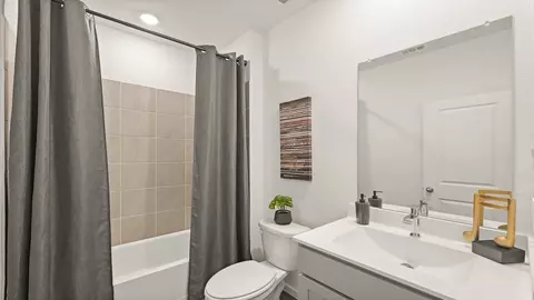 Bath - 120 Sunrise Trl, Dayton, TX 77535 photo 1 of 3