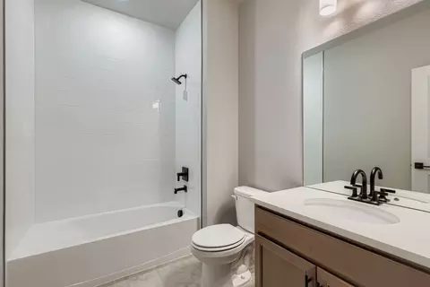 Bath - 598 Noola St, Windsor, CO 80550 photo 1 of 11