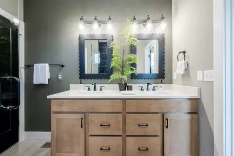 Bath - 105 Encore Park Bnd, Powell, OH 43065 photo 6 of 10