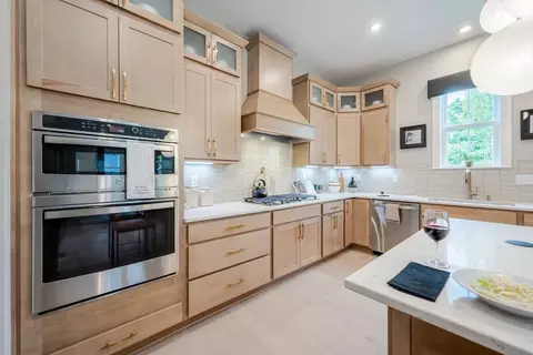 Kitchen - 105 Encore Park Bnd, Powell, OH 43065 photo 5 of 14