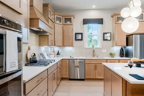 Kitchen - 105 Encore Park Bnd, Powell, OH 43065 photo 4 of 14