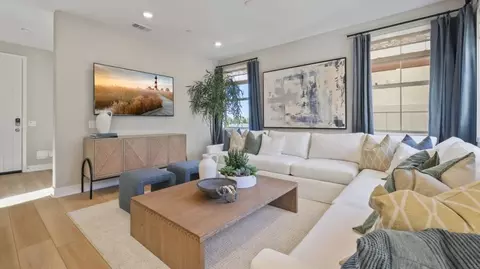 Living - 635 Guy Turner Dr, Camarillo, CA 93010 photo 1 of 3