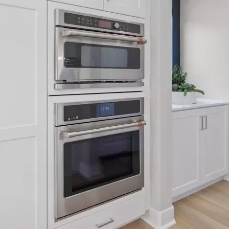 Kitchen - 635 Guy Turner Dr, Camarillo, CA 93010 photo 2 of 10
