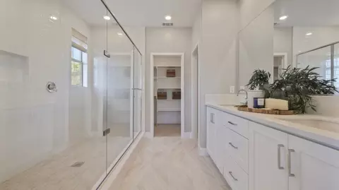 Bath - 635 Guy Turner Dr, Camarillo, CA 93010 photo 1 of 6