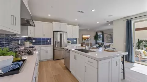 Kitchen - 635 Guy Turner Dr, Camarillo, CA 93010 photo 5 of 10