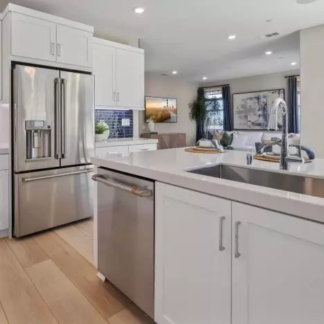 Kitchen - 635 Guy Turner Dr, Camarillo, CA 93010 photo 3 of 10