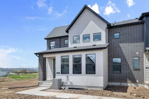 Exterior - 3063 Clover Ct, Francis, UT 84036 photo 2 of 10