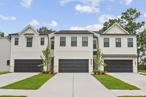 7517 Clover Ln, Flowery Branch, GA 30542