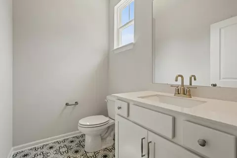 Bath - 1102 Wharf Hill Dr, Smithfield, VA 23430 photo 1 of 6