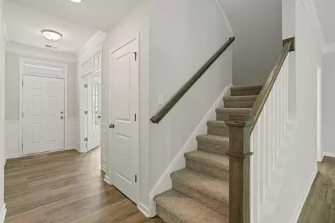 Entry Way - 1102 Wharf Hill Dr, Smithfield, VA 23430 photo 2 of 10
