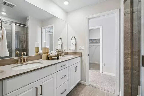 Bath - 14885 Arbor Blvd W, Thornton, CO 80602 photo 4 of 4