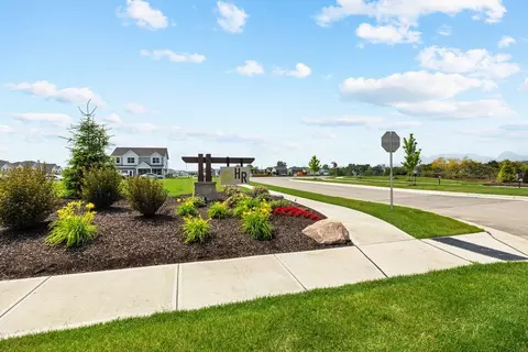 View/Area - 9715 Bitternut Run Ln, Indianapolis, IN 46259 photo 6 of 9