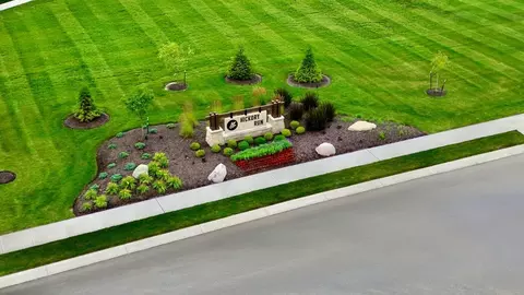 View/Area - 9715 Bitternut Run Ln, Indianapolis, IN 46259 photo 2 of 9