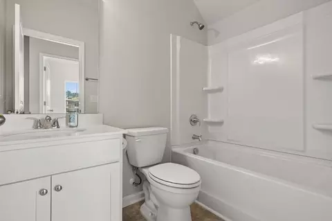 Bath - 20 Meadows Ln, Bunnlevel, NC 28323 photo 1 of 2