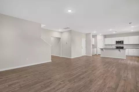 Living - 20 Meadows Ln, Bunnlevel, NC 28323 photo 3 of 5