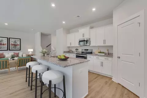 Kitchen - 117 River Knoll Dr, Easley, SC 29640 photo 2 of 3