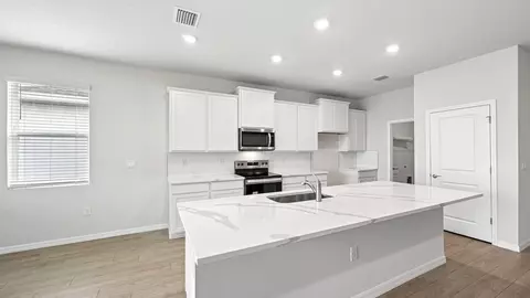 Kitchen - 18112 Tavernside Trl, Bradenton, FL 34211 photo 1 of 6