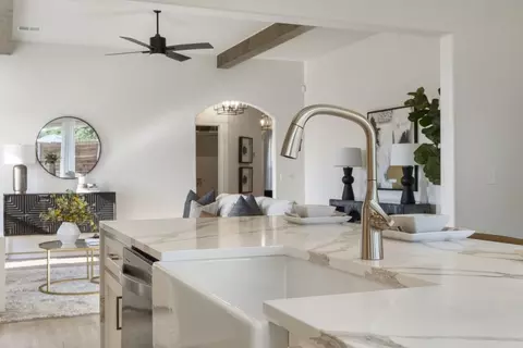 Kitchen - 3501 N Hickory Ave, Broken Arrow, OK 74012 photo 8 of 11