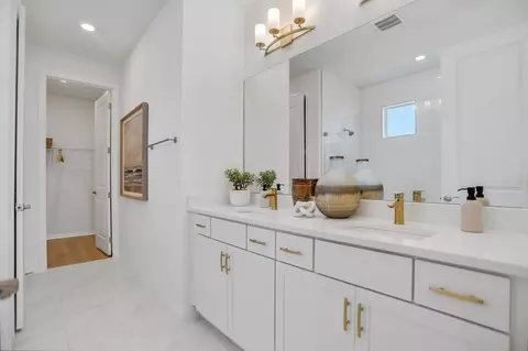 Bath - 7495 Sea Manatee St, Parrish, FL 34219 photo 1 of 3