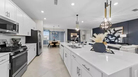 Kitchen - 17121 Jadestone Ct, Venice, FL 34293 photo 4 of 6