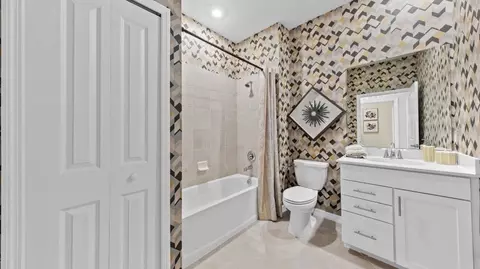 Bath - 17121 Jadestone Ct, Venice, FL 34293 photo 3 of 4