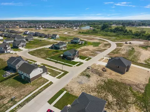 View/Area - 16594 Beau Dr, Macomb, MI 48042 photo 4 of 8