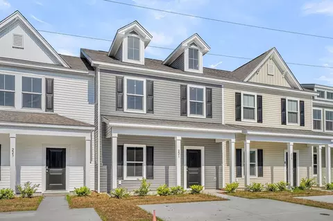 221 Harding Ln, Goose Creek, SC 29445