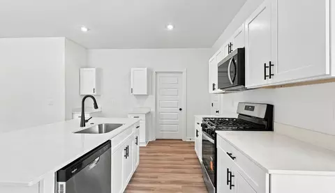 Kitchen - 4087 Agave Ave, Springdale, AR 72764 photo 2 of 3