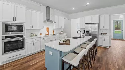 Kitchen - 9098 Longmire Trl N, Mobile, AL 36582 photo 2 of 3