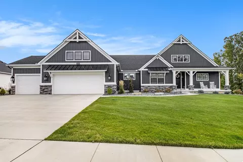 Exterior - 14054 Ambrosia Ave, Dewitt, MI 48820 photo 2 of 15