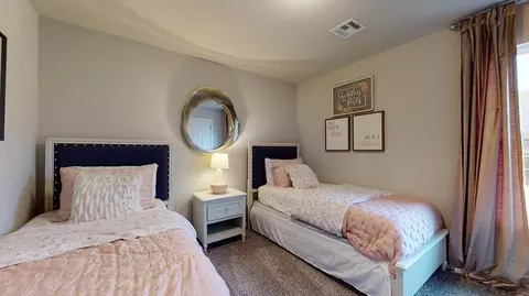 Bedroom - 7005 S Maple Ave, Broken Arrow, OK 74011 photo 4 of 5