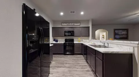 Kitchen - 7005 S Maple Ave, Broken Arrow, OK 74011 photo 2 of 4