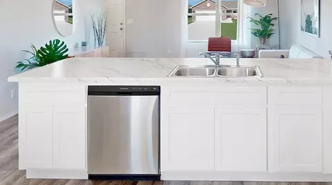 Kitchen - 7005 S Maple Ave, Broken Arrow, OK 74011 photo 4 of 4