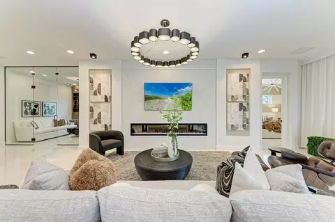 Living - 304 Monet Trl, Bradenton, FL 34212 photo 3 of 16