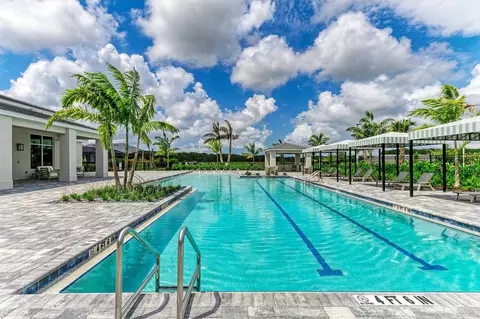 Exterior - 304 Monet Trl, Bradenton, FL 34212 photo 5 of 33