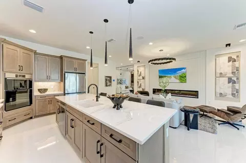 Kitchen - 304 Monet Trl, Bradenton, FL 34212 photo 7 of 26