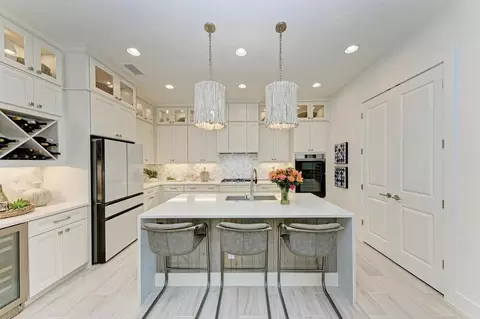 Kitchen - 304 Monet Trl, Bradenton, FL 34212 photo 10 of 26
