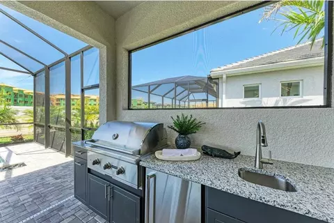 Kitchen - 304 Monet Trl, Bradenton, FL 34212 photo 15 of 26