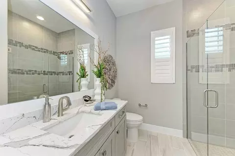Bath - 304 Monet Trl, Bradenton, FL 34212 photo 4 of 12