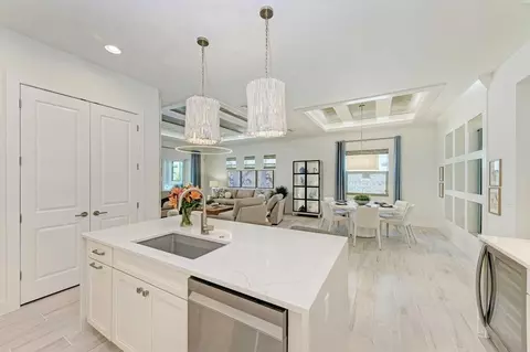 Kitchen - 304 Monet Trl, Bradenton, FL 34212 photo 13 of 26