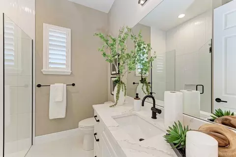 Bath - 304 Monet Trl, Bradenton, FL 34212 photo 2 of 12