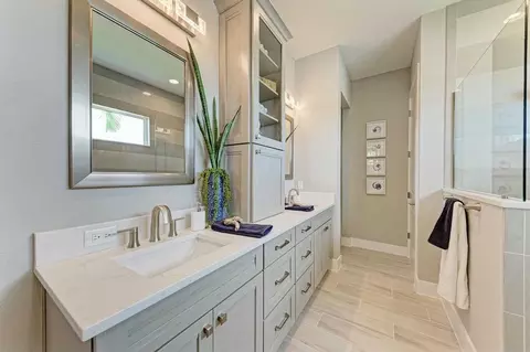 Bath - 304 Monet Trl, Bradenton, FL 34212 photo 3 of 12