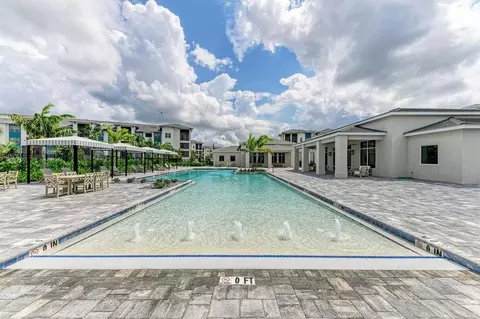 Exterior - 304 Monet Trl, Bradenton, FL 34212 photo 7 of 33