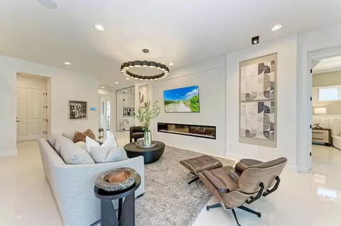 Living - 304 Monet Trl, Bradenton, FL 34212 photo 4 of 16