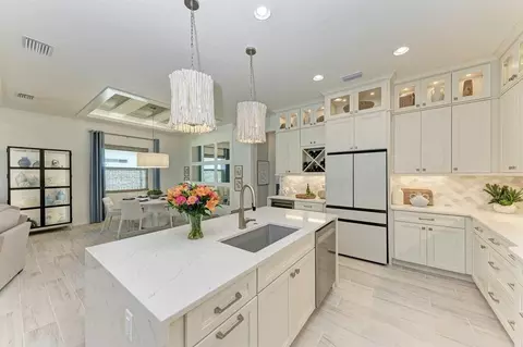 Kitchen - 304 Monet Trl, Bradenton, FL 34212 photo 14 of 26