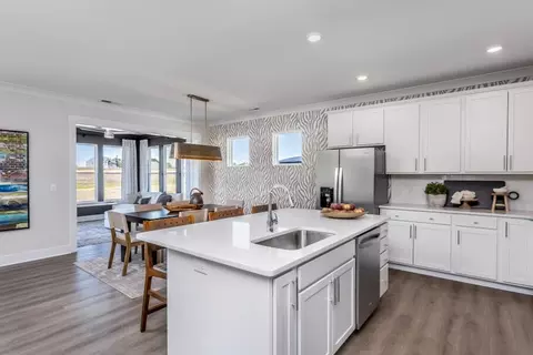 Kitchen - 43 Black Forest Pointe Trl, Benson, NC 27504 photo 11 of 13