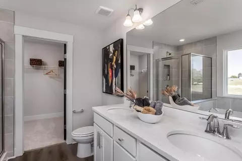 Bath - 43 Black Forest Pointe Trl, Benson, NC 27504 photo 6 of 7