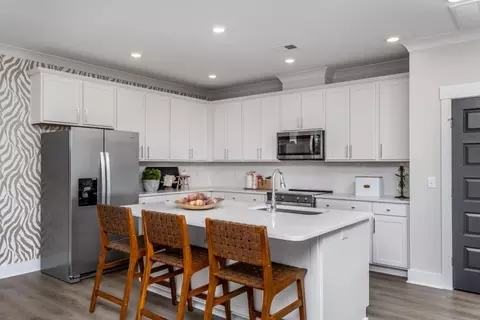 Kitchen - 43 Black Forest Pointe Trl, Benson, NC 27504 photo 12 of 13